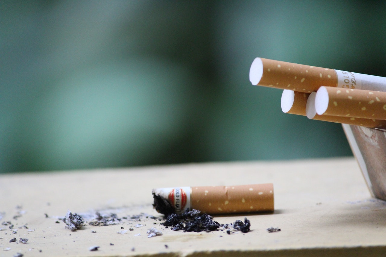 5 Reasons to Stop Smoking Cigarettes